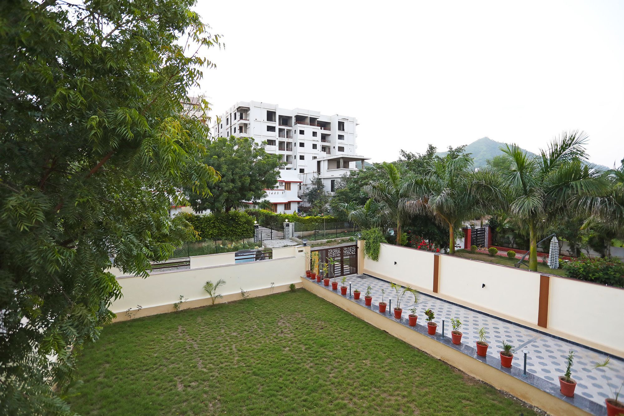 Oyo 9428 Hill View Room Goverdhan Vilas Udaipur Exterior photo